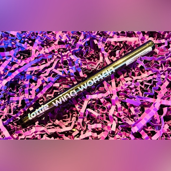 Lottie London Wing Woman Liquid Eyeliner - Picture 10 of 12